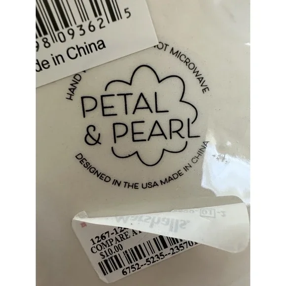 petal & Pearl Elevate Ceramic Cat Feather Pink Embossed Hearts - Picture 5 of 9